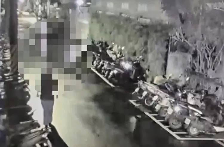 色狼犯案後離去。翻攝畫面