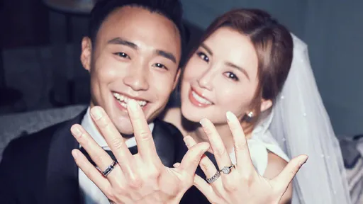 阿Sa閃嫁小9歲健身教練　曬結婚照：恭喜你娶我