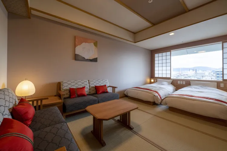 梅小路花傳抄以現代日式風格融合京都文化元素。業者提供