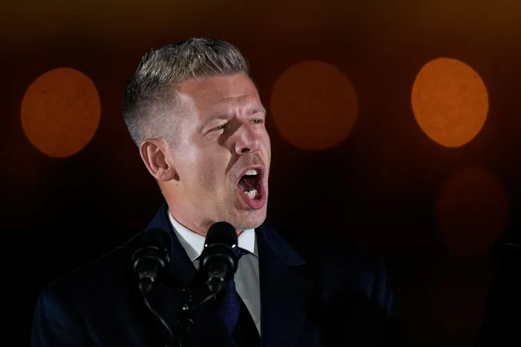 贏得大選的尊重與自由黨主席馬格雅。美聯社