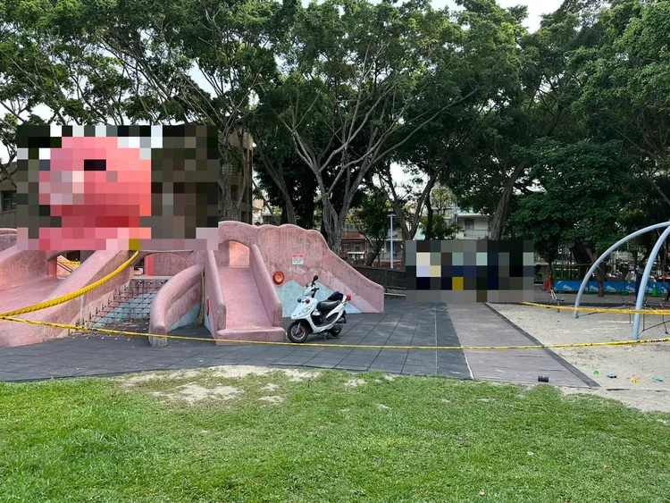 板橋溪北公園溜滑梯驚見男屍，初步排除有外力介入。翻攝畫面