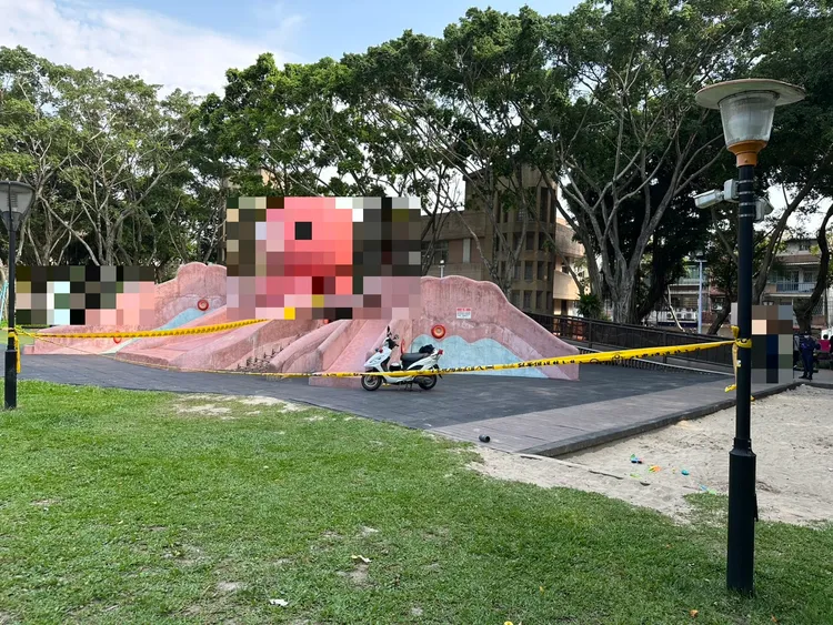 板橋溪北公園溜滑梯驚見多處刀傷男屍，初步排除有外力介入。翻攝畫面