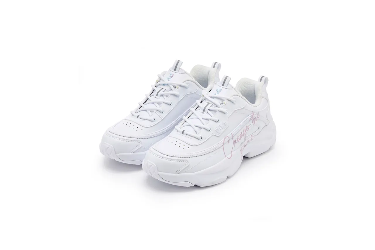 FILA RAYTONA SCRIPT鞋款，2680元。品牌提供