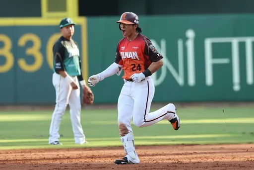 陳傑憲很懂「道歉野球」！睽違675天發生失誤　立馬開轟還擊