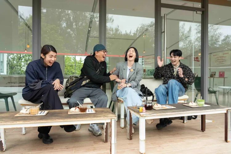 花甲藝人詹姆士、蔡燦得，攜手少年藝人黃偉晉、林思宇暢遊桃園、新竹。東森綜合台提供