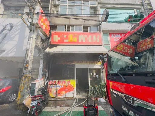 中壢燒臘店火警　老闆倒臥火場命危送醫