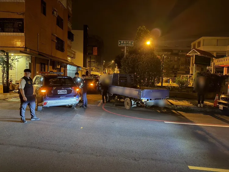 警方在東海六街成功攔查小貨車。警方提供