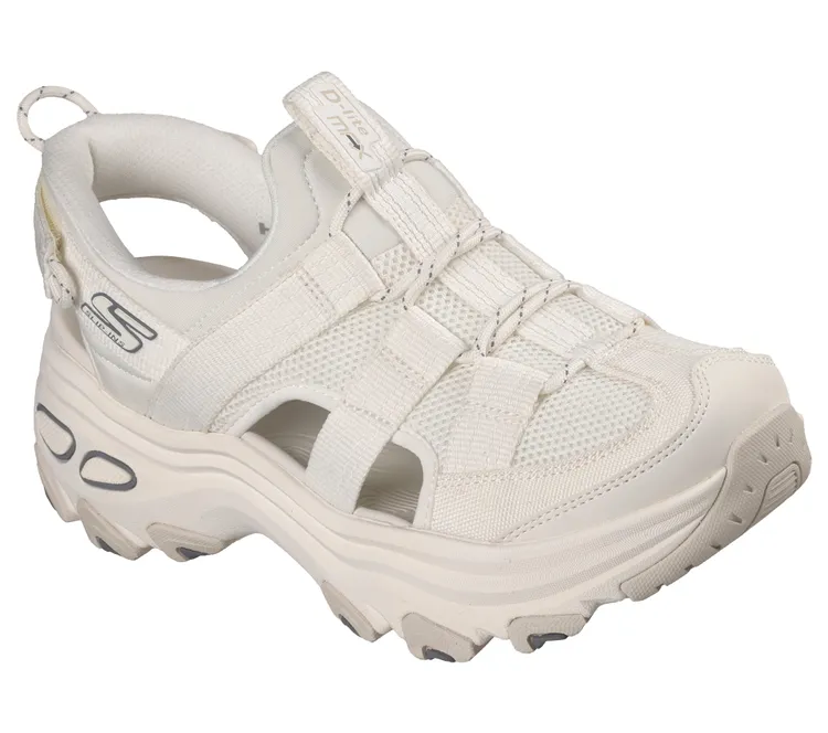 SKECHERS D'LITE MAX女款白色，3490元。品牌提供