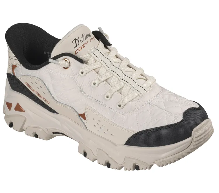 SKECHERS D'LITES HIKER女款白色，3690元。品牌提供