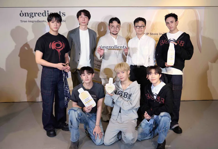 Double L Cosmetic公司（韓國總公司）李之元代表與眾星合照。 Ongredients _ 翊晞整合行銷公關提供