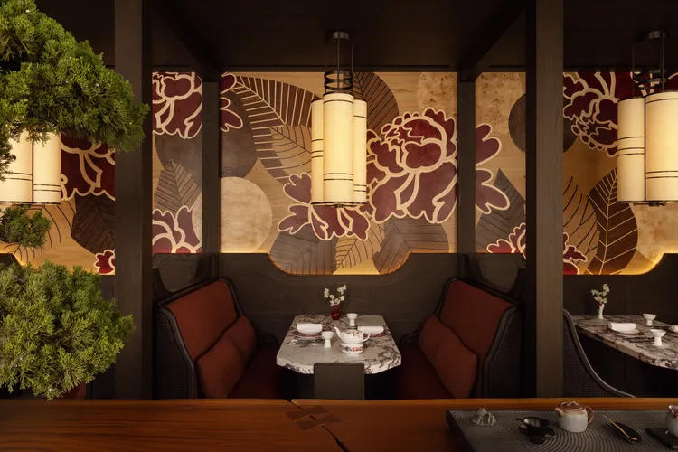 「榕居」中餐廳8米牡丹鑲嵌牆，為用餐空間增添典雅氣息。業者提供