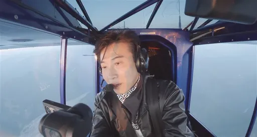 60歲陳鴻首搭輕航機！前進花東　延續齊柏林對台灣關懷