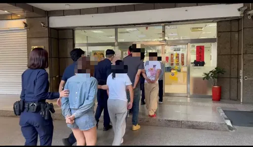 車速忽快忽慢露餡！蘆洲警破5人1車槍毒案　溯源再逮供槍男