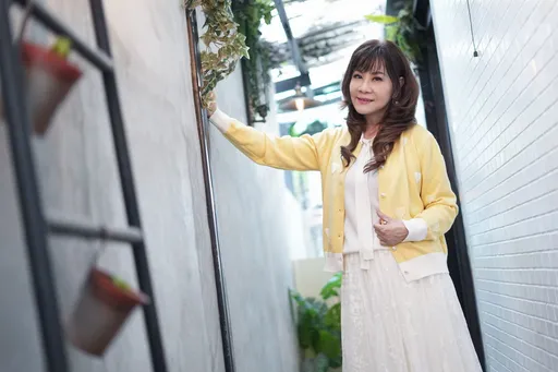 專訪｜龍千玉出道48年公開獨門練嗓祕方　水杯插吸管呼出DoReMiFaSol音階