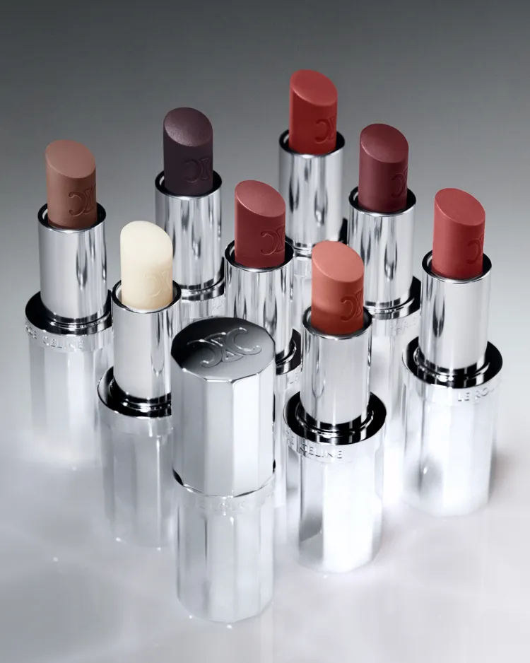 全新LE ROUGE CELINE霧光潤唇膏。品牌提供
