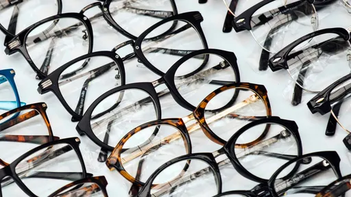 少年近視飆升達900度　竟是「眼鏡片裝反」年餘才發現