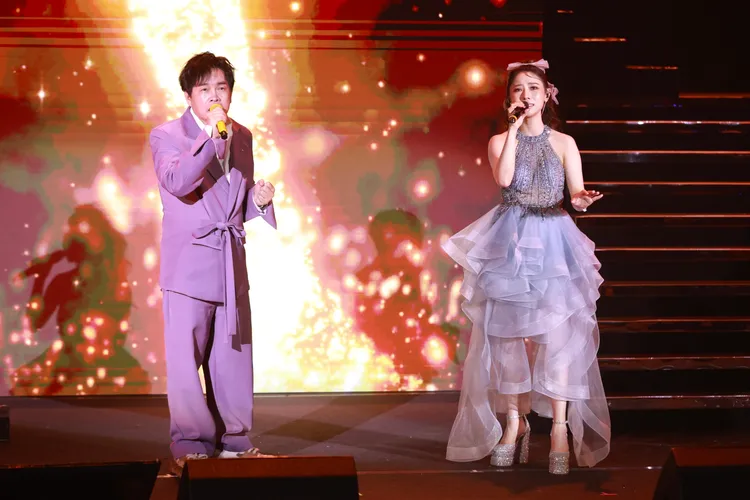 康康與陳怡婷對唱默契十足。彭欣偉攝