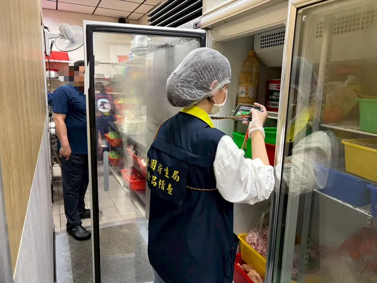 現場稽查。衛生局提供
