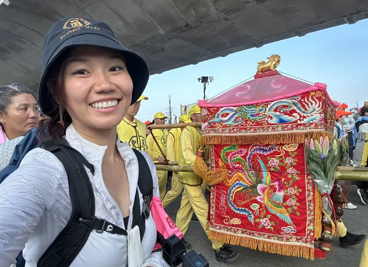 如果你對這條香路充滿好奇，也許廣播金鐘主持人屠潔的新書會帶你找到解答。屠潔提供