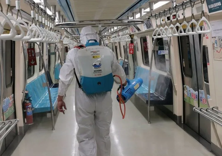 車廂內使用雙層空調濾網，活動結束後，送回機廠進行全面消毒清潔並更換空調濾網。北捷提供