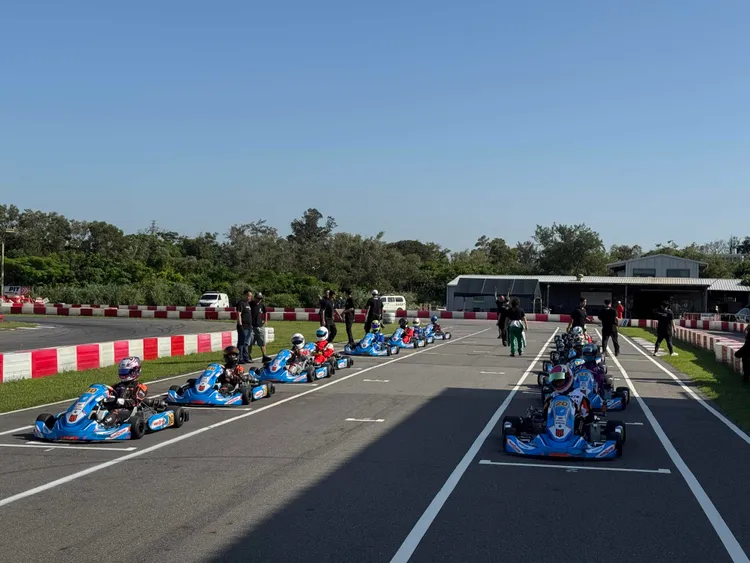 首站賽事共吸引30位車手參賽，歷經練習、測時、預賽與決賽等完整賽程角逐排名。業者提供