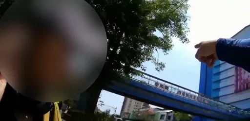 女貼標語酸「台北老鼠園」遭攔查不能離開？北市警說話了　