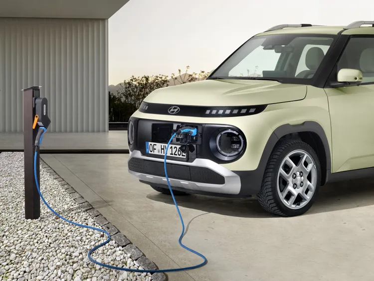 凡於活動期間完成領牌，除享購車優惠外，還可獲得FSK藍鑽全車隔熱紙，並享高壓電池8年或16萬公里保固。業者提供