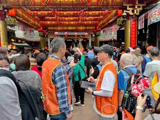 媽祖遶境40萬人潮　三電信AI預測人流擴充基地台