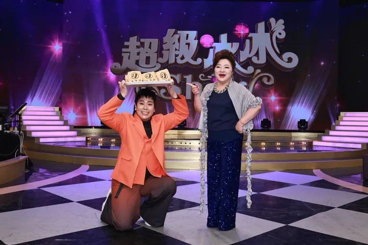 （左起）邵大倫、白冰冰。民視提供