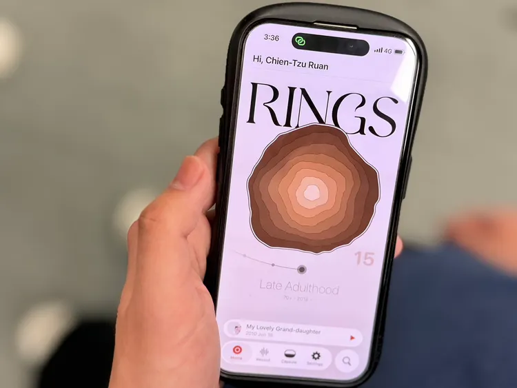陽明交通大學資工系學生吳浩瑋開發的《LifeRings》，以「年輪」概念記錄人生回憶，使用者可透過錄音、照片與地點保存生活片段，並以時間軸方式回顧過去的重要時刻。趙筱文攝
