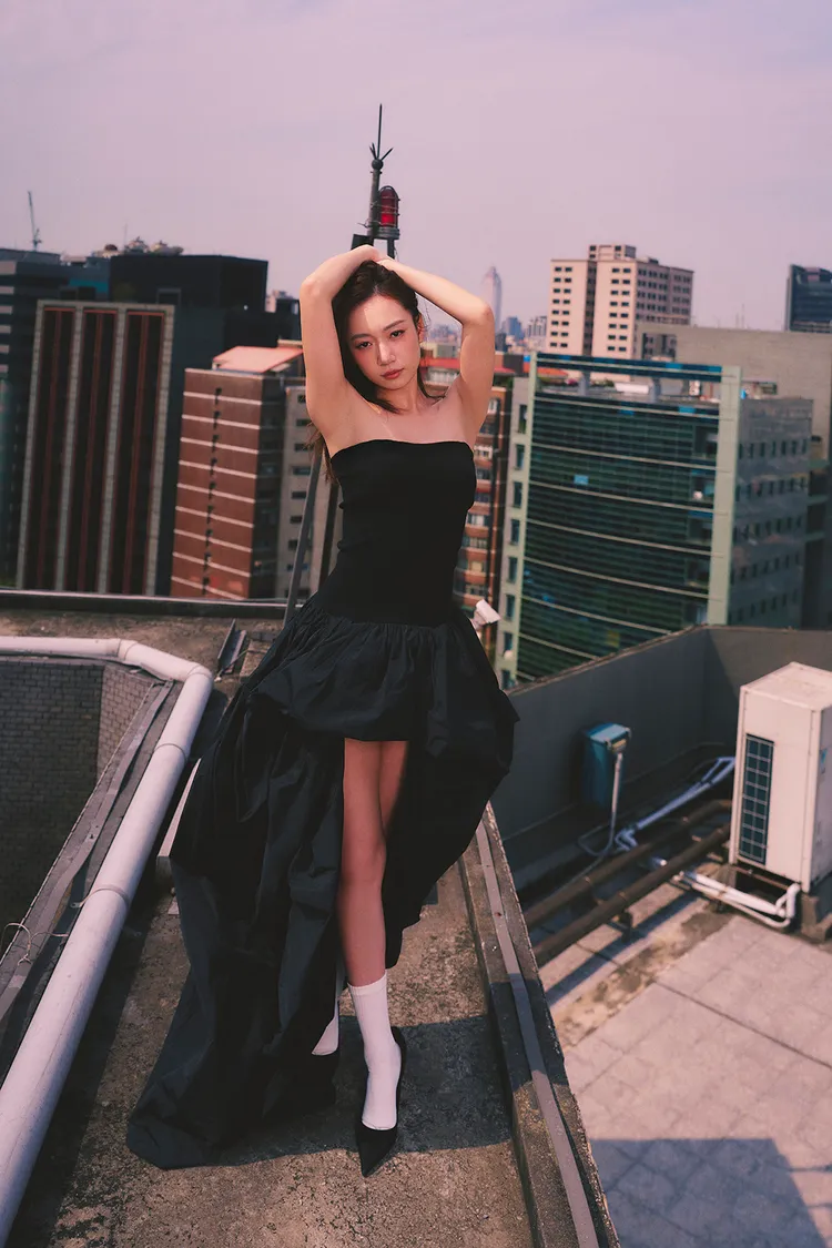 吳卓源揮別低潮，自勉勇敢的向前大步邁進。華研國際提供