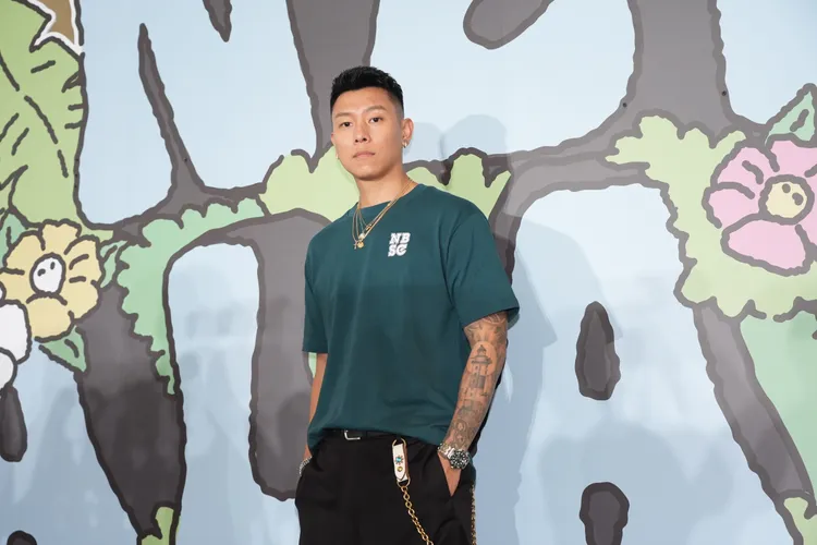 瘦子自曝女兒會幫他塗指甲油。娛樂中心攝