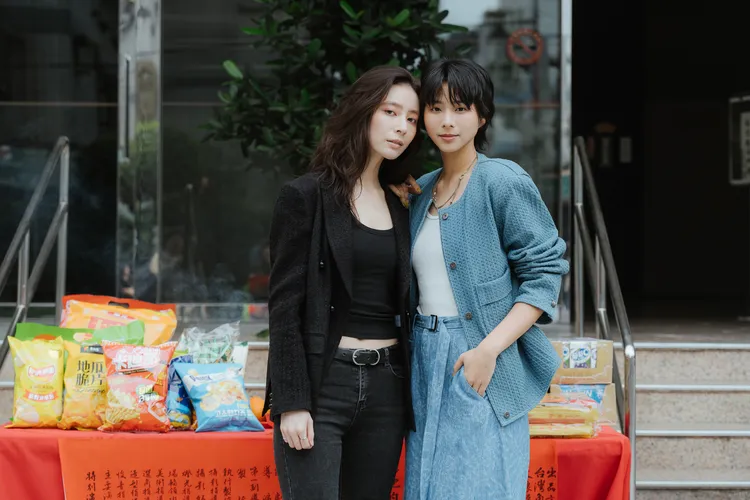 李聞熙（左）、袁漠瑤兩人從職場上的針鋒相對、不對盤到相知相惜。有意思國際傳媒提供