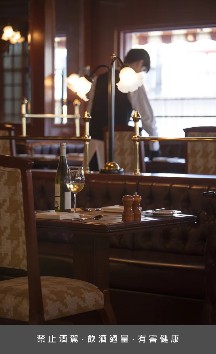 巴賽麗廳以優惠價格提供軟性飲料及果汁暢飲。用餐慶祝母親節即贈媽媽驚喜禮遇乙份。業者提供