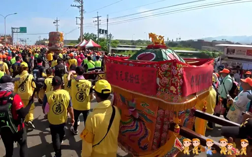 回鑾最後一哩路！白沙屯媽祖換乘八抬大轎