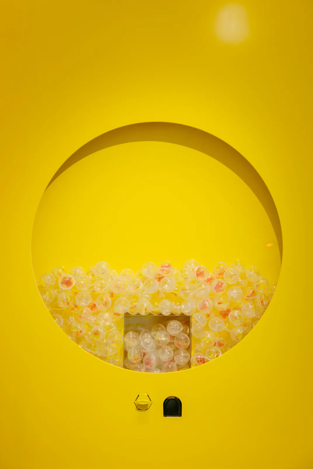 現場設置了NEON巨型扭蛋機。品牌提供