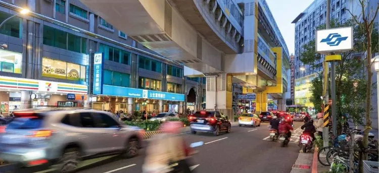 目前環狀線中和站因有興建中的萬大線加持，已發展成為建商推案熱區。翻攝昌田捷境臉書