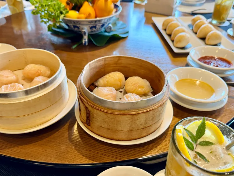 新菜單港點可吃到晶瑩鮮蝦餃、金珠鹹水餃等。莊偉祺攝