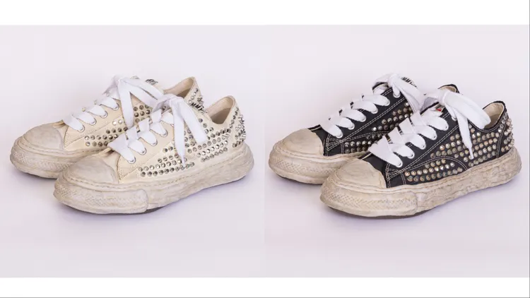 MMY鉚釘溶解鞋（特別限定款），各2萬380元。品牌提供