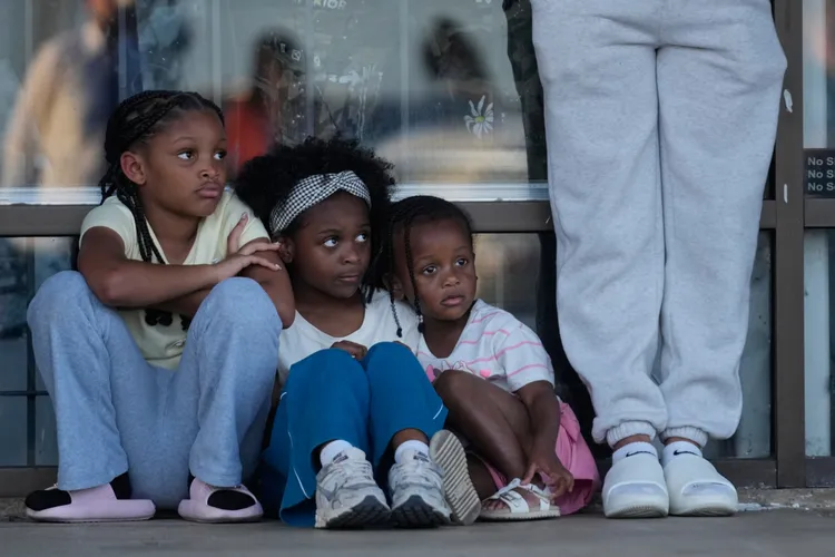 附近兒童。美聯社