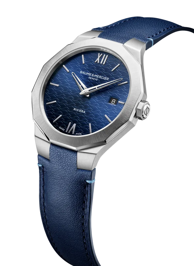 名士錶Riviera 73 M0A10846，39mm，精鋼錶殼，藍色太陽紋緞面飾有山海紋錶盤，深藍色小牛皮錶帶，石英機芯（ETA F06.115），防水深度50米，5萬2400元。品牌提供
