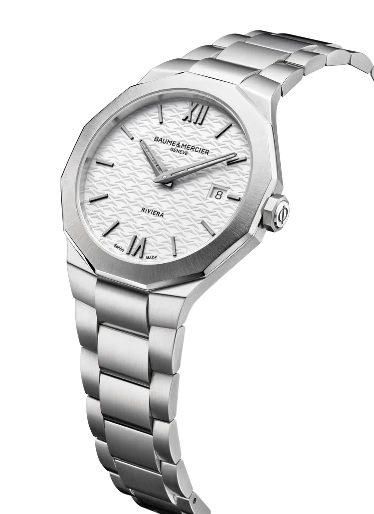 名士錶Riviera 73 M0A10845，39mm ，精鋼錶殼，白色蛋白石飾有山海紋錶盤，精鋼一體式三排鏈節錶帶，石英機芯（ETA F06.115），防水深度約50米，5萬7000元。品牌提供
