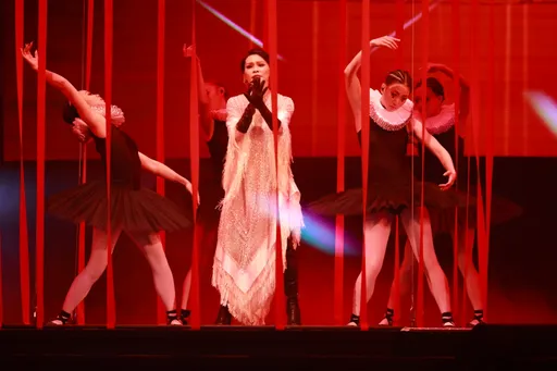 周蕙等了26年攻蛋驚魂　人卡在半空中半首歌時間