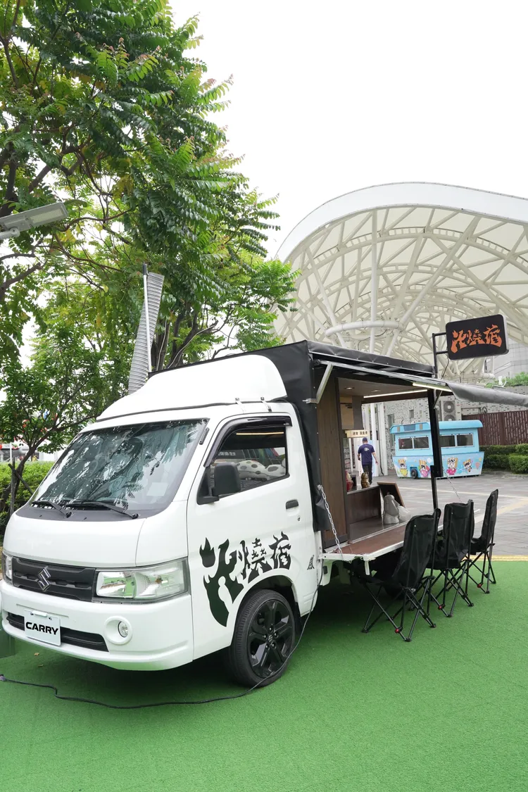 Suzuki Carry具備大面積貨台與靈活迴轉半徑設定，在市區巷弄中仍能輕鬆穿梭、滿足多元載運需求。業者提供