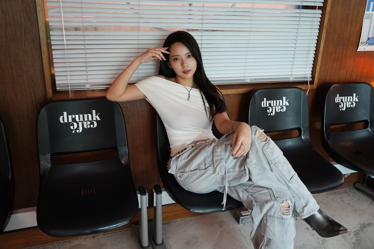 獨家|男星才分手正妹曾薀帆扭頭愛上艾薇? 閨蜜秒變陌生人!她揭劈腿真相