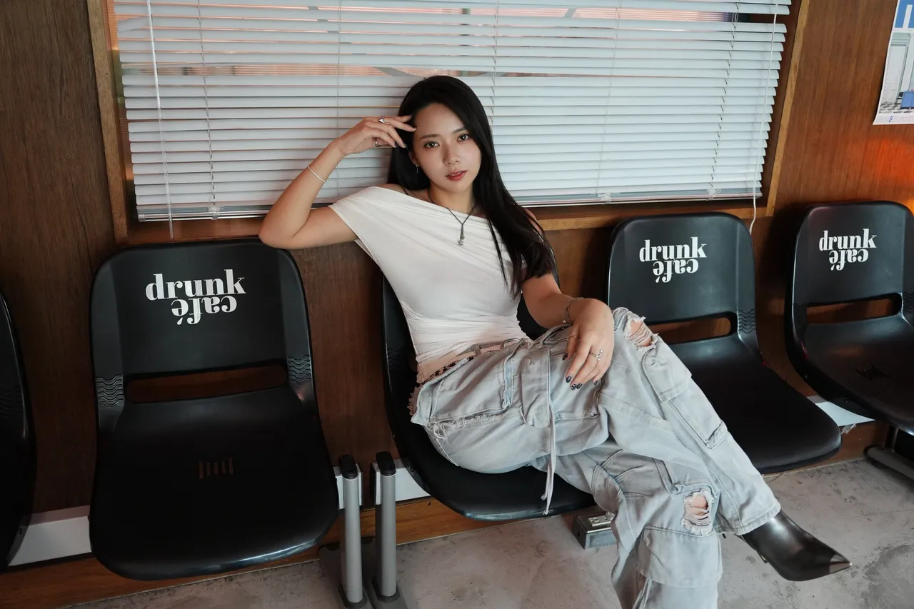 獨家｜男星才分手正妹曾薀帆扭頭愛上艾薇？ 閨蜜秒變陌生人！她揭劈腿真相