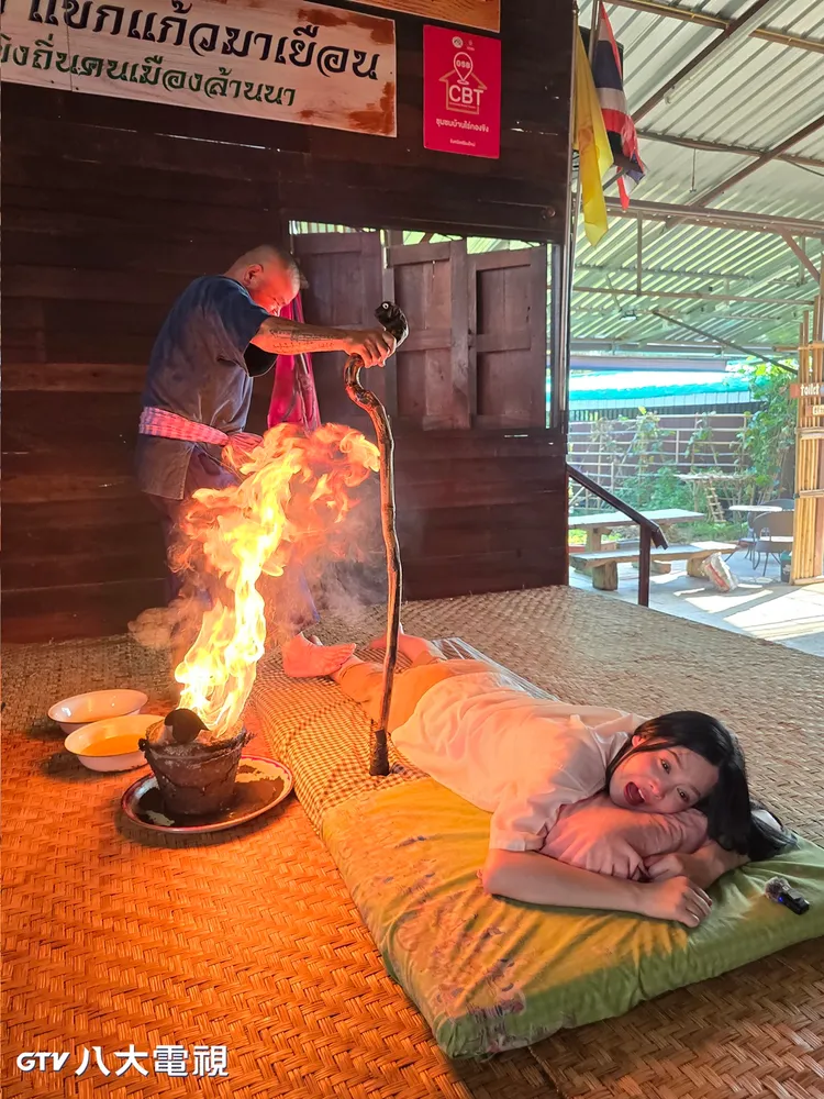 黃可欣體驗火療一度被高溫燙到口吃。八大電視提供