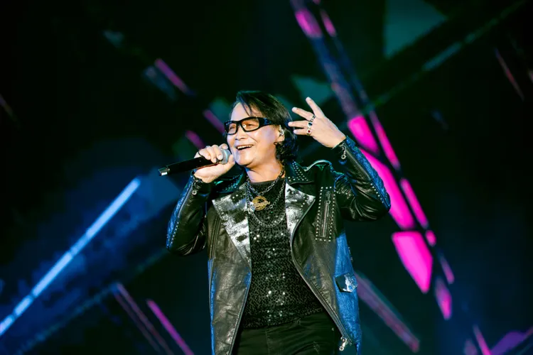 歌王沈文程帶來精彩演出。屏東縣政府提供