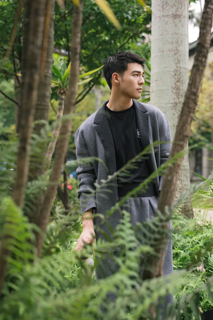 陳昊森透過繪畫課和女主角拉近距離。藝嘉壹娛樂提供