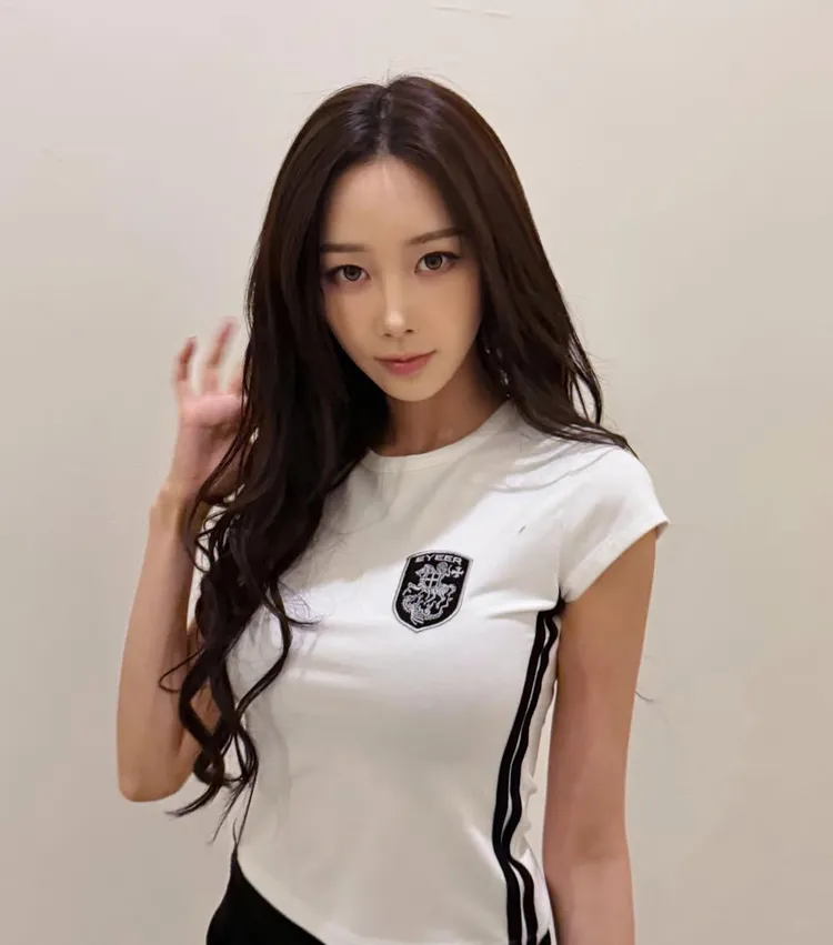 張員瑛近照被指和aespa成員Giselle神似。翻攝Giselle IG